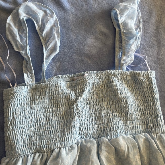 Beautiful blue white floral flutter sleeves smocked full length maxi dress nwt - Picture 5 of 8